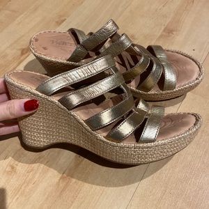Born size 8 gold sandal wedge, excellent condition